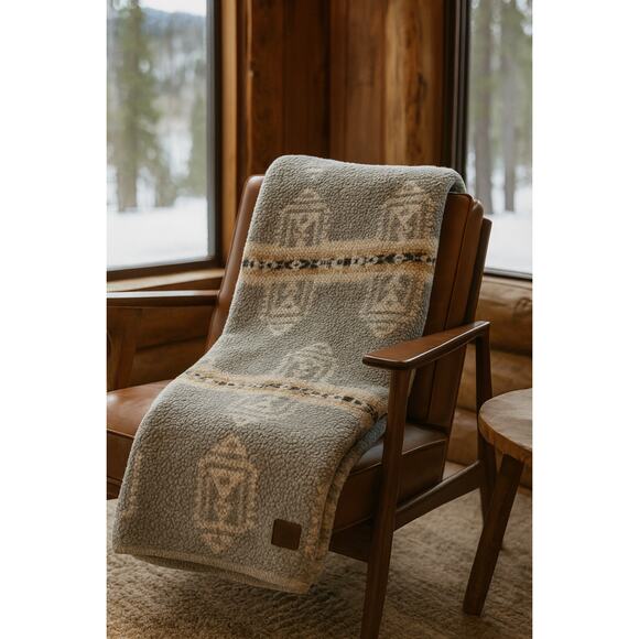 Pendleton Home Collection Sherpa Fleece Throw Blanket Aztec Southwest Western